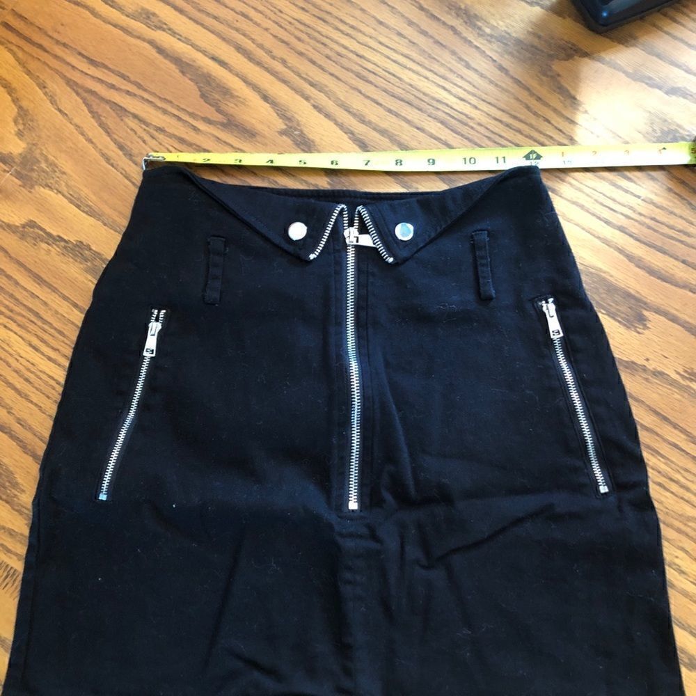 Forever 21 black denim 3 zipper mini skirt size small
